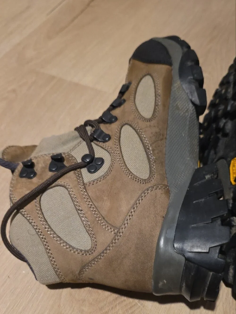 Vintage Merrell Sawtooth Hiking Boots - Walnut Tan